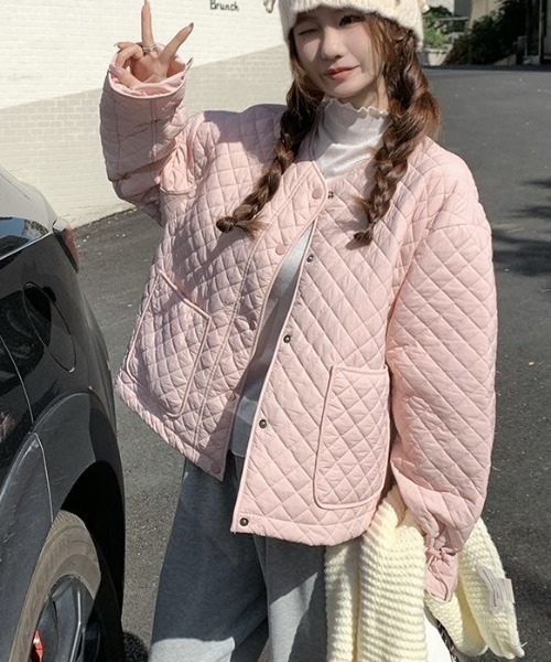 gossip!ロサンゼルス(ゴシップロサンゼルス)の「キルティングリボンオーバージャケット(ダウンジャケット/コート・レディース・ブラック/ピンク/オフホワイト/ブルー・L/M/S)」の4枚目の写真