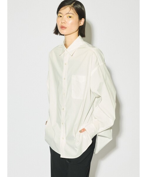MIDIUMISOLID（ミディウミソリッド）の「MIDIUMISOLID for Ladies レギュラーカラービッグシャツ（シャツ/ブラウス・レディース・ライトブルー/ブラック/オフホワイト・FREE）」の6枚目の写真