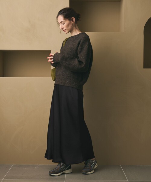 BEAUTY&YOUTH UNITED ARROWS（ビューティーアンドユースユナイテッドアローズ）の「ポリエステルサテン マーメイドフレアスカート（スカート・レディース・ブラック/ネイビー/ナチュラル/オフホワイト/オリーブ/ダークブラウン・XS/S/M/L）」の17枚目の写真