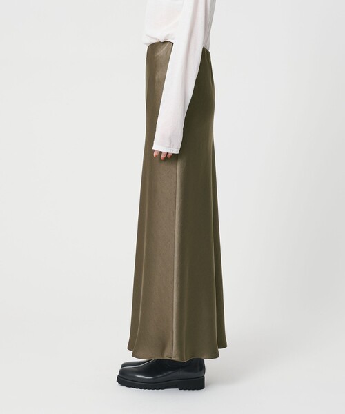 ポリエステルサテン マーメイドフレアスカート（スカート