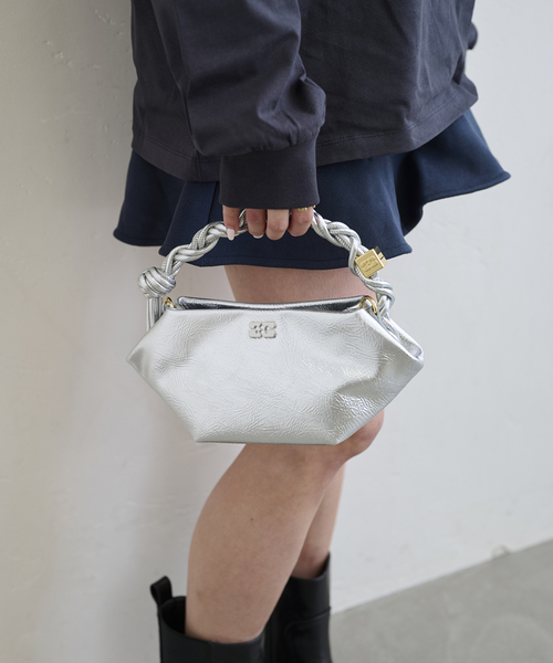 GANNI（ガニー）の「GANNI  / ガニーGanni Bou Bag Mini（ショルダーバッグ・レディース・シルバー/ブラック・FREE）」の10枚目の写真