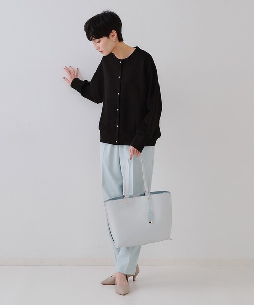 OPAQUE.CLIP（オペークドットクリップ）の「【A4サイズ対応】バイカラースムーストートバッグ（トートバッグ・レディース・ブラック系4/ライトグレー系4/ベージュ系その他7/ブラウン系8・00）」の6枚目の写真