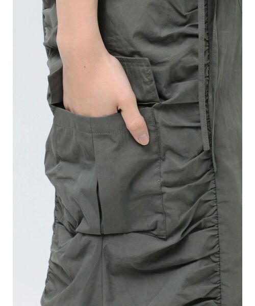 CALNAMUR(カルナムール)の「2WAY LACE OVER NYLON GATHER SK/2WAYレースオーバーナイロンギャザースカート(スカート・レディース・ベージュ/レッド/チャコールグレー・FREE)」の12枚目の写真