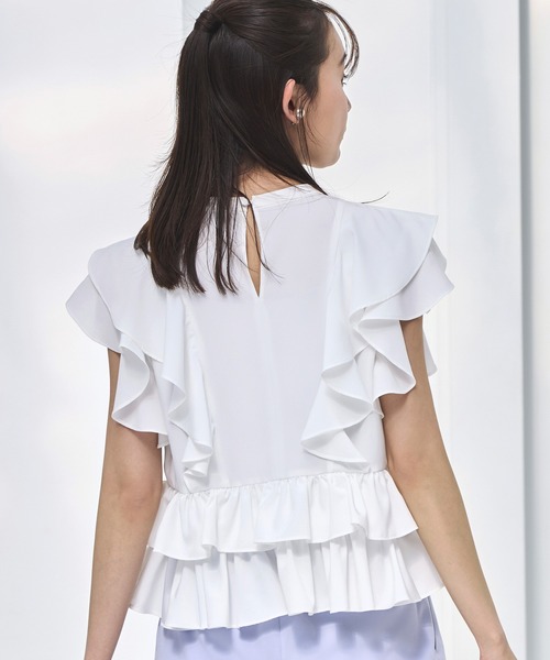 【超美品】alureville オフホワイト ペプラムトップス 半袖 超美品】alureville オフホワイト ペプラムトップス 半袖