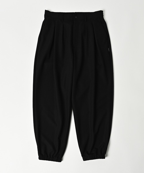ADAM PATEK（アダムパテック）の「【ADAMPATEK/アダムパテック】ripple tuck relax pants/リップル タック入りリラックスパンツ（その他パンツ・レディース・チャコールグレー/ブラック・2/1）」の2枚目の写真