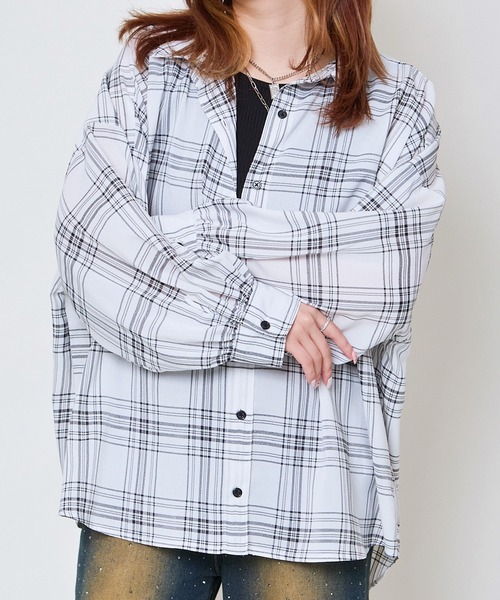 GORGE（ゴージ）の「《タンクトップ付き×チェック柄》レディース 抜け感シャツ 2点セット 春夏秋（シャツ/ブラウス・レディース・モカ/ブラック/オフホワイト/ネイビー・F）」の7枚目の写真
