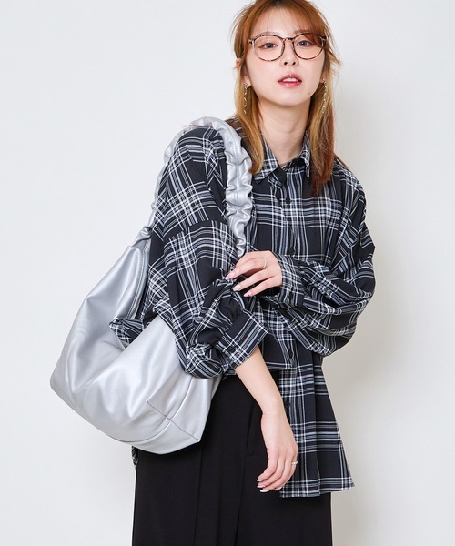 GORGE（ゴージ）の「《タンクトップ付き×チェック柄》レディース 抜け感シャツ 2点セット 春夏秋（シャツ/ブラウス・レディース・モカ/ブラック/オフホワイト/ネイビー・F）」の15枚目の写真