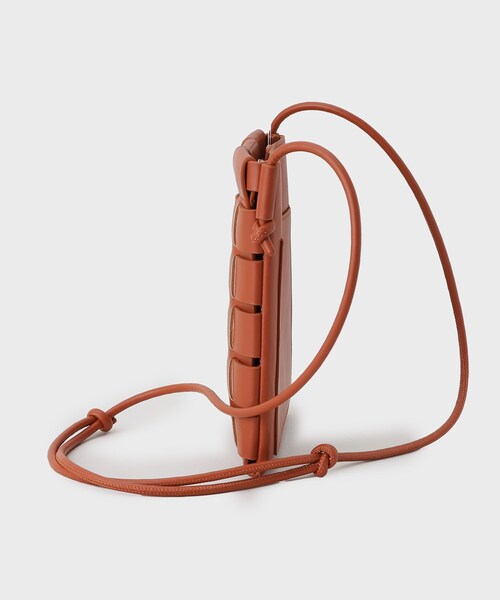 UNTITLED(アンタイトル)の「メッシュサコッシュ(ショルダーバッグ・レディース・キャメル/オフホワイト/ブラック・99)」の20枚目の写真