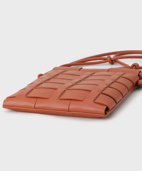 UNTITLED(アンタイトル)の「メッシュサコッシュ(ショルダーバッグ・レディース・キャメル/オフホワイト/ブラック・99)」の5枚目の写真