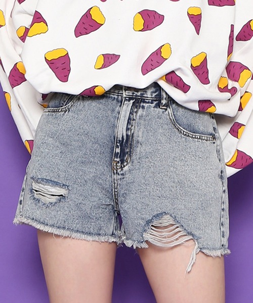 PUNYUS（プニュズ）の「ダメージデニムショートパンツ（デニムパンツ・レディース・ブルー系その他/ブラック/ライトブルー・1/2/3/4）」の3枚目の写真