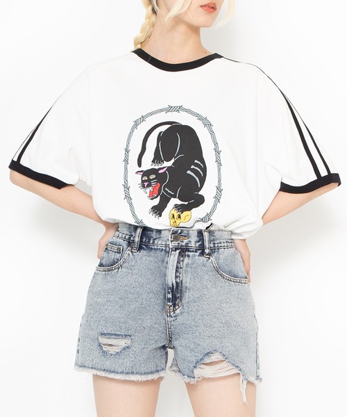 PUNYUS（プニュズ）の「ダメージデニムショートパンツ（デニムパンツ・レディース・ブルー系その他/ブラック/ライトブルー・1/2/3/4）」の17枚目の写真