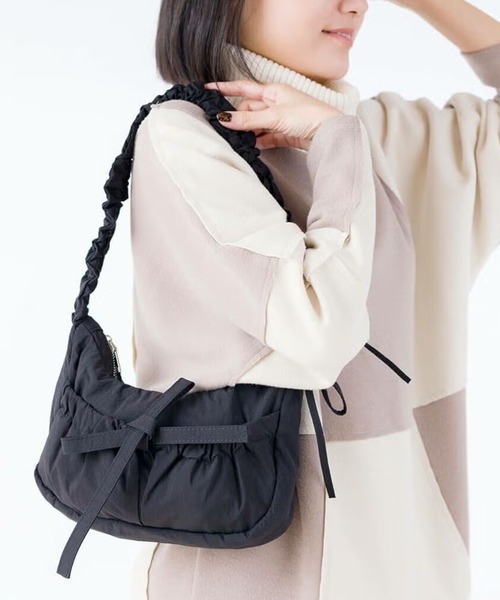 BarcosBlue(バルコスブルー)の「【BarcosBlue/バルコスブルー】ナイロンギャザーリボンハンドバッグ(ハンドバッグ・レディース・アイボリー/グレー/ブラック・ONE SIZE)」の3枚目の写真