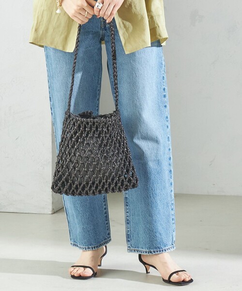 The Bagmati(ザバグマティ)の「The Bagmati:オーガンジー 巾着 マクラメ バッグ(ショルダーバッグ・レディース・ブラック/シルバー・ONE SIZE)」の2枚目の写真