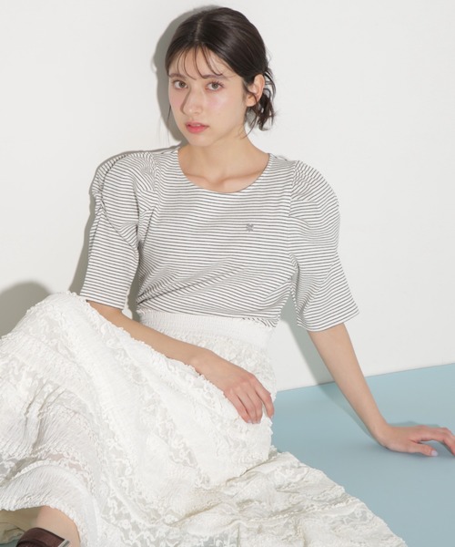 JILL by JILL STUART(ジルバイジルスチュアート)の「プレート付きパワショルカットソー(Tシャツ/カットソー・レディース・ブラック/ホワイト/ホワイト系その他・FREE)」の12枚目の写真