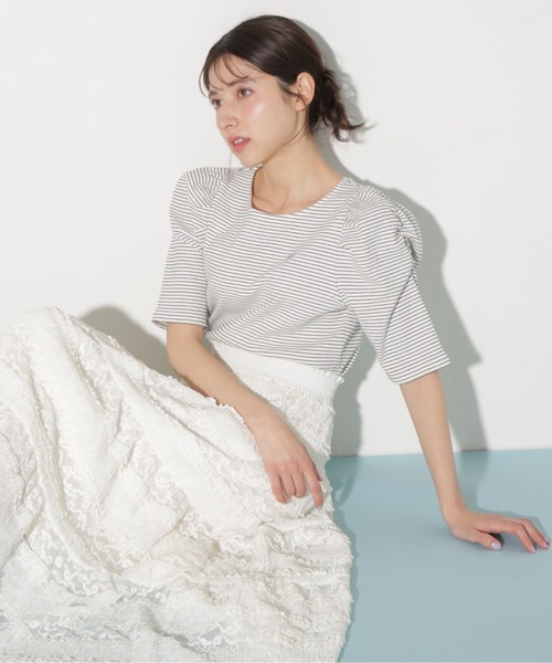 JILL by JILL STUART(ジルバイジルスチュアート)の「プレート付きパワショルカットソー(Tシャツ/カットソー・レディース・ブラック/ホワイト/ホワイト系その他・FREE)」の13枚目の写真