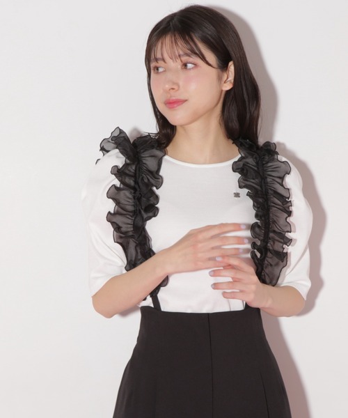 JILL by JILL STUART(ジルバイジルスチュアート)の「プレート付きパワショルカットソー(Tシャツ/カットソー・レディース・ブラック/ホワイト/ホワイト系その他・FREE)」の6枚目の写真