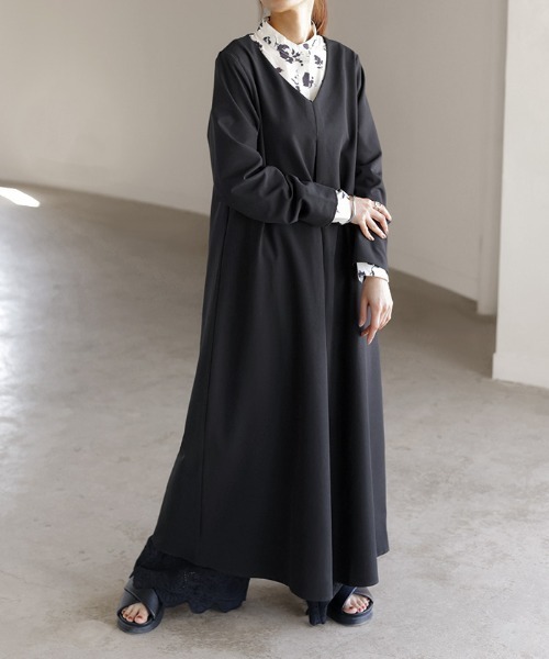 HUG.U(ハグユー)の「センタータック ロングワンピース(ワンピース・レディース・ブラック/シアン/ベージュ・L/XL/M)」の5枚目の写真