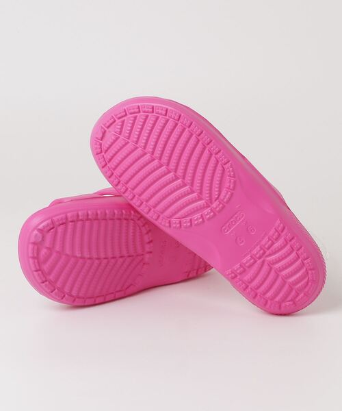 crocs(クロックス)の「CROCS CLASSIC SANDLE クロックス クラシックサンダル サンダル(サンダル・レディース・ピンク・6/9/7/4)」の11枚目の写真
