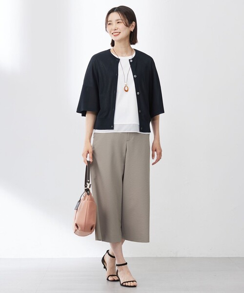 J.PRESS(ジェイプレス)の「【WEB限定カラーあり・洗える】コットンスムース シアーデザイン カットソー(Tシャツ/カットソー・レディース・ピーコックグリーン系/ネイビー系/ホワイト系/ライトグレー系/ピンク系/ダークブラウン系/イエロー系・T13/T15)」の22枚目の写真
