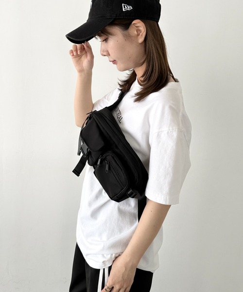 CLEA(クレア)の「ポケット付きボディバッグ/ウエストバッグ(ボディバッグ/ウエストポーチ・レディース・ブラック/ホワイト・FREE)」の21枚目の写真