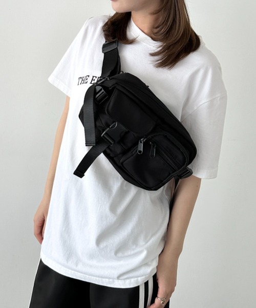 CLEA(クレア)の「ポケット付きボディバッグ/ウエストバッグ(ボディバッグ/ウエストポーチ・レディース・ブラック/ホワイト・FREE)」の16枚目の写真