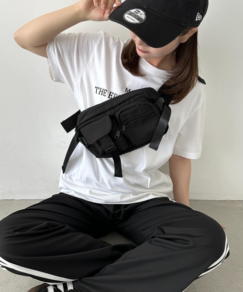 CLEA(クレア)の「ポケット付きボディバッグ/ウエストバッグ(ボディバッグ/ウエストポーチ・レディース・ブラック/ホワイト・FREE)」の15枚目の写真