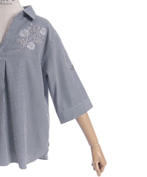 axes femme（アクシーズファム）の「花刺繍スキッパーシャツ（シャツ/ブラウス・レディース・ブラック/ホワイト/ミント/サックスブルー・FREE）」の9枚目の写真