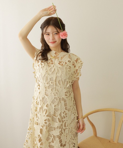 LAULEN（ローレン）の「flower cutwork layered dress /フラワー カットワーク ノースリーブ レイヤード ロング ワンピース（ワンピース・レディース・アイボリー/ブラック・FREE）」の13枚目の写真