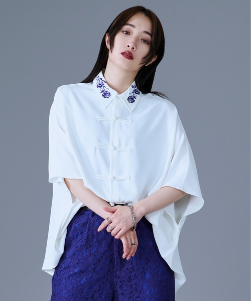 Ellno Loset(エルノロゼット)の「フラワー刺繍チャイナドルマンシャツ(シャツ/ブラウス・メンズ・ブルーグレー/オフホワイト/グリーン/ブラック・SMALL/LARGE/MEDIUM)」の14枚目の写真