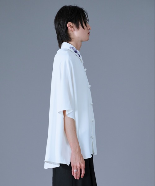 Ellno Loset(エルノロゼット)の「フラワー刺繍チャイナドルマンシャツ(シャツ/ブラウス・メンズ・ブルーグレー/オフホワイト/グリーン/ブラック・SMALL/LARGE/MEDIUM)」の22枚目の写真