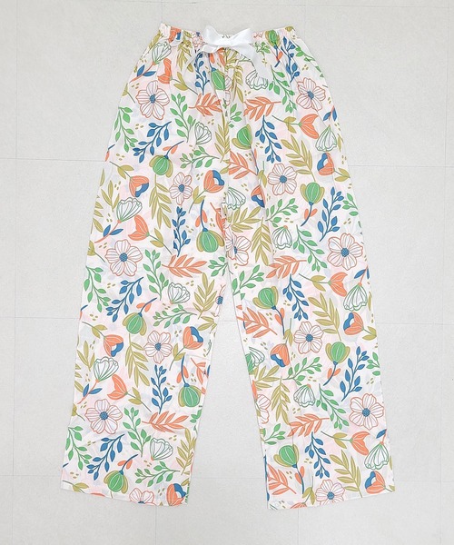 DAY CLOSET（デイ クローゼット）の「【通気性・吸湿性有】ゆったり履ける総柄ウエストリボンリラックスルームパンツ レディース（ルームウェア/パジャマ・レディース・アイボリー/ブルー/ブラック系その他/ホワイト系その他/パープル系その他/ブラック/ベージュ/ブルー系その他/ベビーピンク/ホワイト系その他2/カラフル/スミクロ/マルチ・FREE）」の11枚目の写真