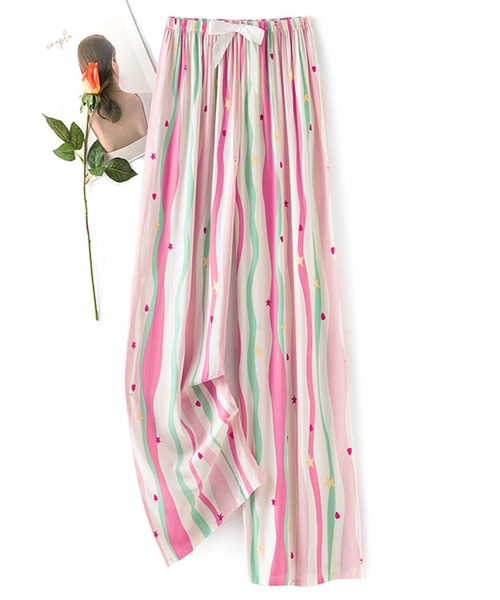 DAY CLOSET（デイ クローゼット）の「【通気性・吸湿性有】ゆったり履ける総柄ウエストリボンリラックスルームパンツ レディース（ルームウェア/パジャマ・レディース・アイボリー/ブルー/ブラック系その他/ホワイト系その他/パープル系その他/ブラック/ベージュ/ブルー系その他/ベビーピンク/ホワイト系その他2/カラフル/スミクロ/マルチ・FREE）」の13枚目の写真