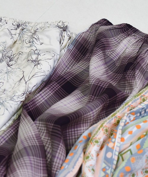 DAY CLOSET（デイ クローゼット）の「【通気性・吸湿性有】ゆったり履ける総柄ウエストリボンリラックスルームパンツ レディース（ルームウェア/パジャマ・レディース・アイボリー/ブルー/ブラック系その他/ホワイト系その他/パープル系その他/ブラック/ベージュ/ブルー系その他/ベビーピンク/ホワイト系その他2/カラフル/スミクロ/マルチ・FREE）」の15枚目の写真