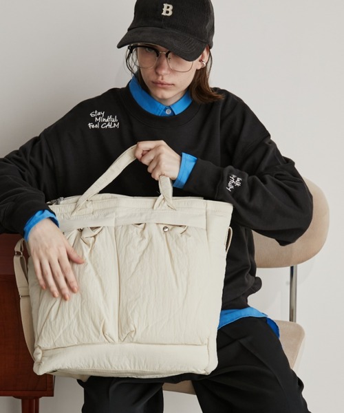 Auntie Rosa Holiday(アンティローザホリデー)の「2WAYヘルメットバック(ショルダーバッグ・レディース・アイボリー/ブラック/カーキ・FREE)」の15枚目の写真