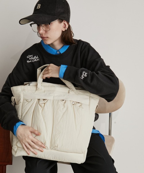 Auntie Rosa Holiday(アンティローザホリデー)の「2WAYヘルメットバック(ショルダーバッグ・レディース・アイボリー/ブラック/カーキ・FREE)」の17枚目の写真