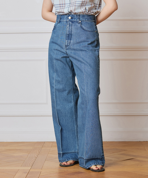 IENA LA BOUCLE(イエナラブークル)の「IENA LA BOUCLE オーガニックコットンタイトセミフレアデニムパンツ(デニムパンツ・レディース・ブルー系その他・40/38/36/34)」の2枚目の写真