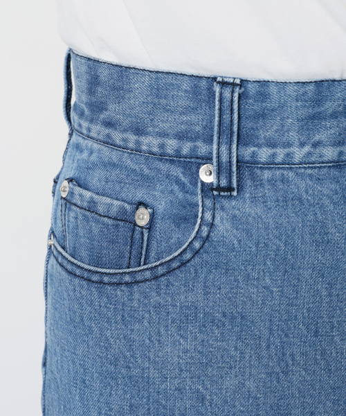 IENA LA BOUCLE(イエナラブークル)の「IENA LA BOUCLE オーガニックコットンタイトセミフレアデニムパンツ(デニムパンツ・レディース・ブルー系その他・40/38/36/34)」の15枚目の写真