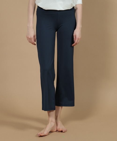 Julier Yoga and Relax(ジュリエヨガアンドリラックス)の「Julier エコシーベア天フレアパンツ(その他パンツ・レディース・ダークブルー/グレー/ブラック・1/0)」の1枚目の写真