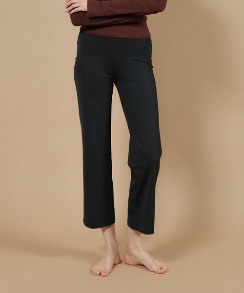 Julier Yoga and Relax(ジュリエヨガアンドリラックス)の「Julier エコシーベア天フレアパンツ(その他パンツ・レディース・ダークブルー/グレー/ブラック・1/0)」の2枚目の写真