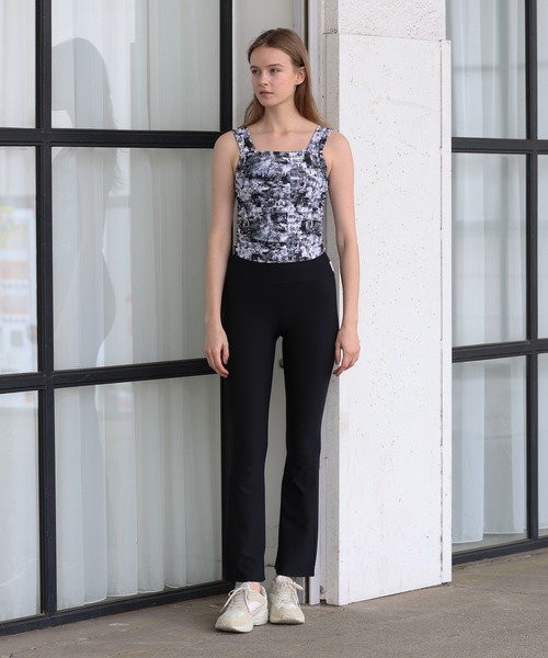 Julier Yoga and Relax(ジュリエヨガアンドリラックス)の「Julier エコシーベア天フレアパンツ(その他パンツ・レディース・ダークブルー/グレー/ブラック・1/0)」の5枚目の写真