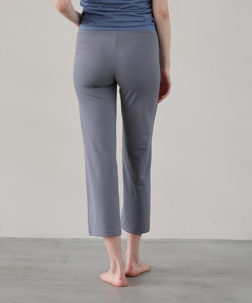 Julier Yoga and Relax(ジュリエヨガアンドリラックス)の「Julier エコシーベア天フレアパンツ(その他パンツ・レディース・ダークブルー/グレー/ブラック・1/0)」の9枚目の写真
