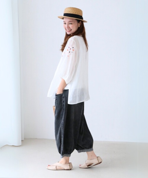 sanpo kuschel(サンポクシェル)の「鮮やか花刺繍ブラウス(半袖)(シャツ/ブラウス・レディース・ホワイト・FREE)」の7枚目の写真