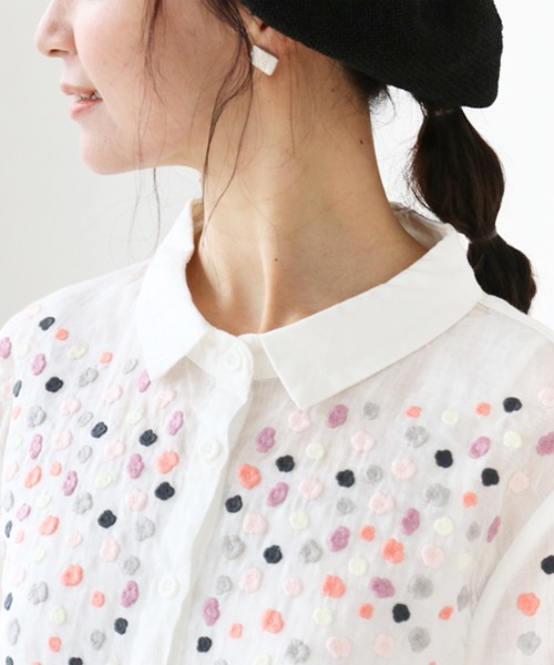 sanpo kuschel(サンポクシェル)の「鮮やか花刺繍ブラウス(半袖)(シャツ/ブラウス・レディース・ホワイト・FREE)」の10枚目の写真