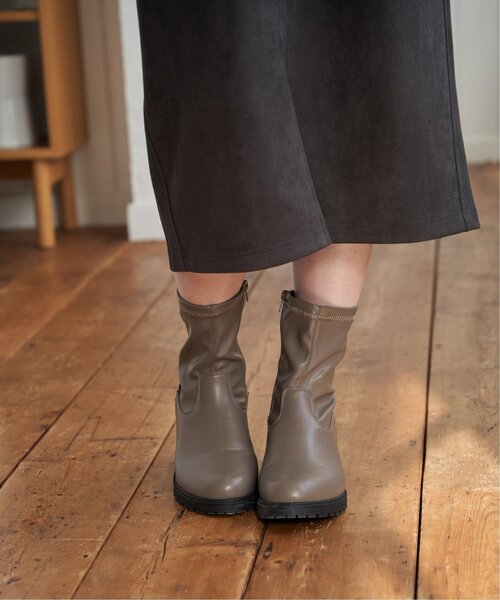 ikka（イッカ）の「【雑誌InRed1月・2月合併号掲載】ソフトトラックソールブーツ（ブーツ・レディース・ブラック/ブラウン/その他1・M/L）」の9枚目の写真