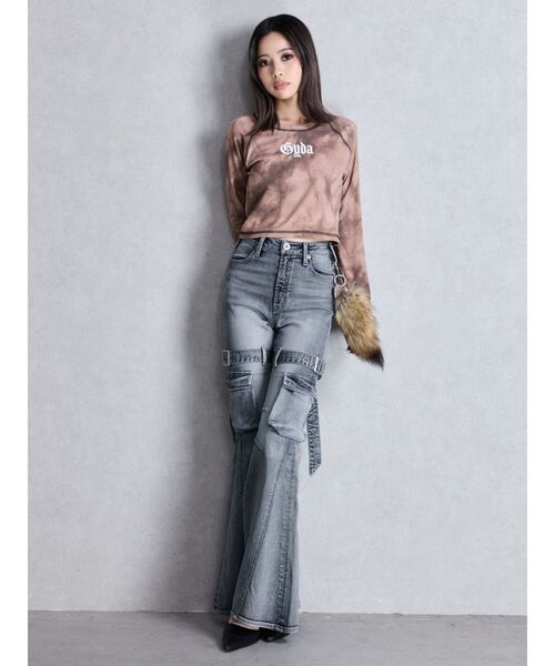 GYDA（ジェイダ）の「ハイウエスト strap cargo designフレアデニムパンツ（デニムパンツ・レディース・インディゴブルー/ライトブルー・X-SMALL/SMALL/MEDIUM）」の4枚目の写真