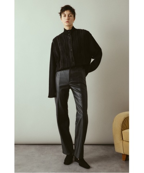 RIM.ARK（リムアーク）の「Leather like PT レザーライクパンツ（スラックス・レディース・ブラック・38/36）」の4枚目の写真