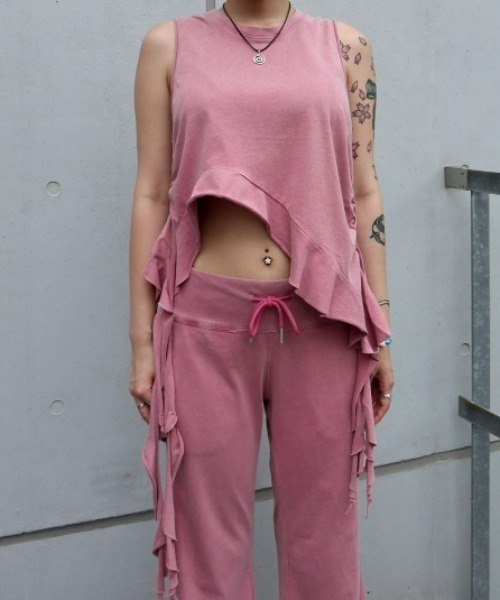 FIG&VIPER（フィグアンドバイパー）の「Washedフリルタンク（タンクトップ・レディース・ブラック/ピンク・FREE）」の2枚目の写真