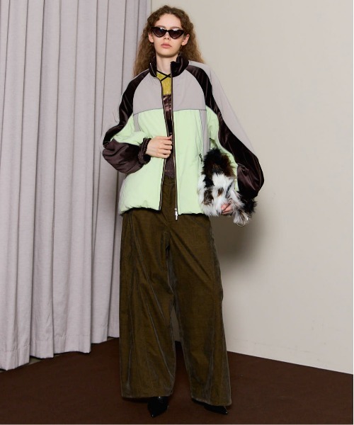 MAISON SPECIAL（メゾンスペシャル）の「Chambray Corduroy Wide Pants/シャンブレーコーデュロイワイドパンツ■セットアップ対応■（その他パンツ・レディース・ブルー/カーキ/ブラック・36/38）」の5枚目の写真