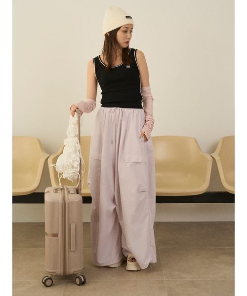 SNIDEL（スナイデル）の「パイピングディテールノースリタンク（タンクトップ・レディース・ブラック/ライトピンク/その他/ホワイト・F）」の6枚目の写真