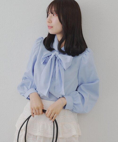 continuer de NICE CLAUP（コンティニューデナイスクラップ）の「【リバイバルアイテム】【新色登場！】リボンボウタイブラウス（シャツ/ブラウス・レディース・ブラック/オフホワイト/チェック/サックスブルー/ストライプ・FREE）」の3枚目の写真